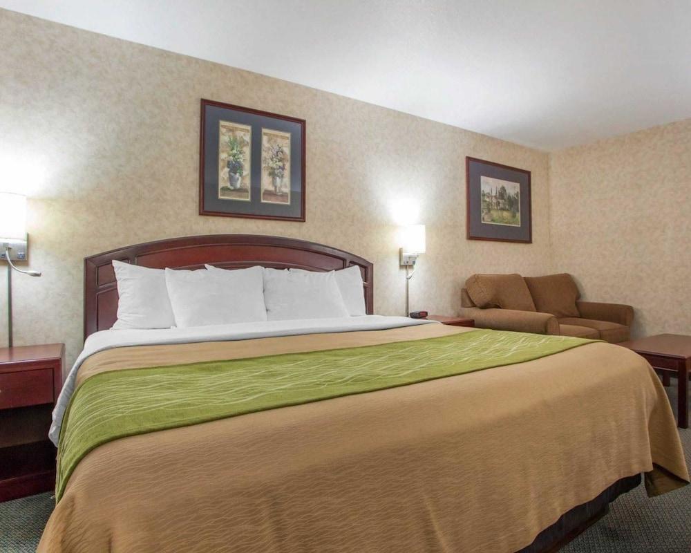 Comfort Inn Story City Екстер'єр фото