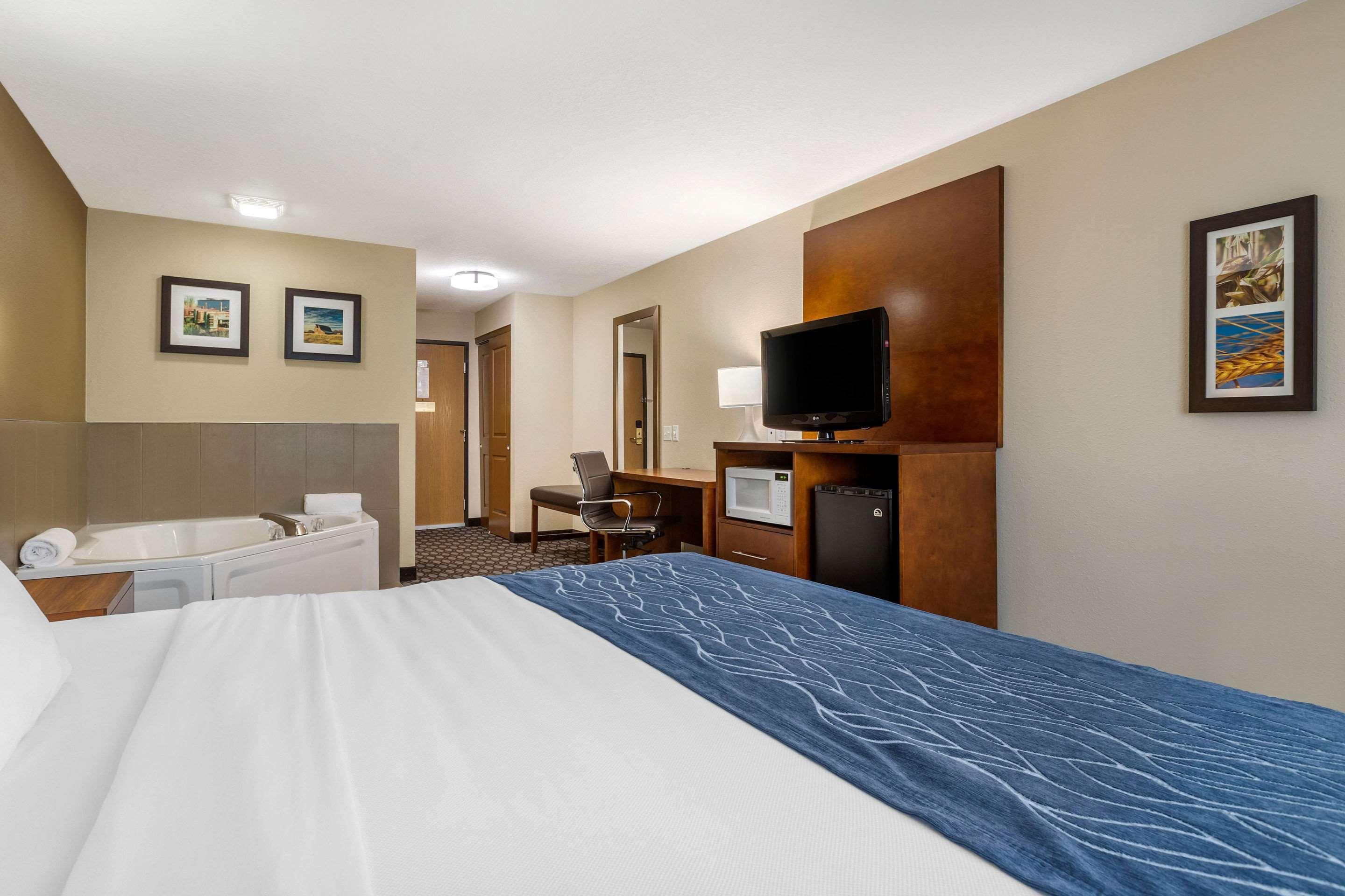 Comfort Inn Story City Екстер'єр фото