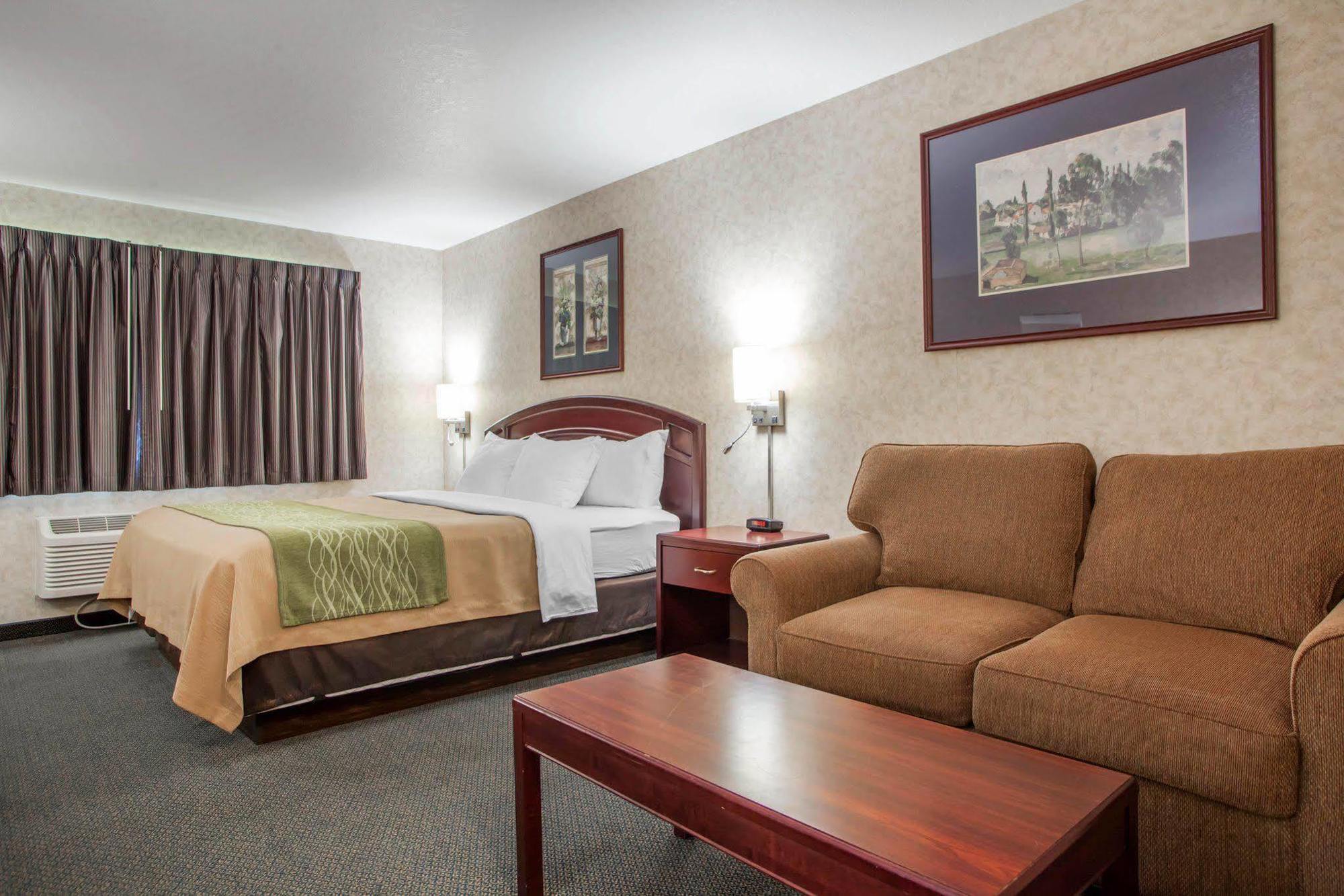 Comfort Inn Story City Екстер'єр фото
